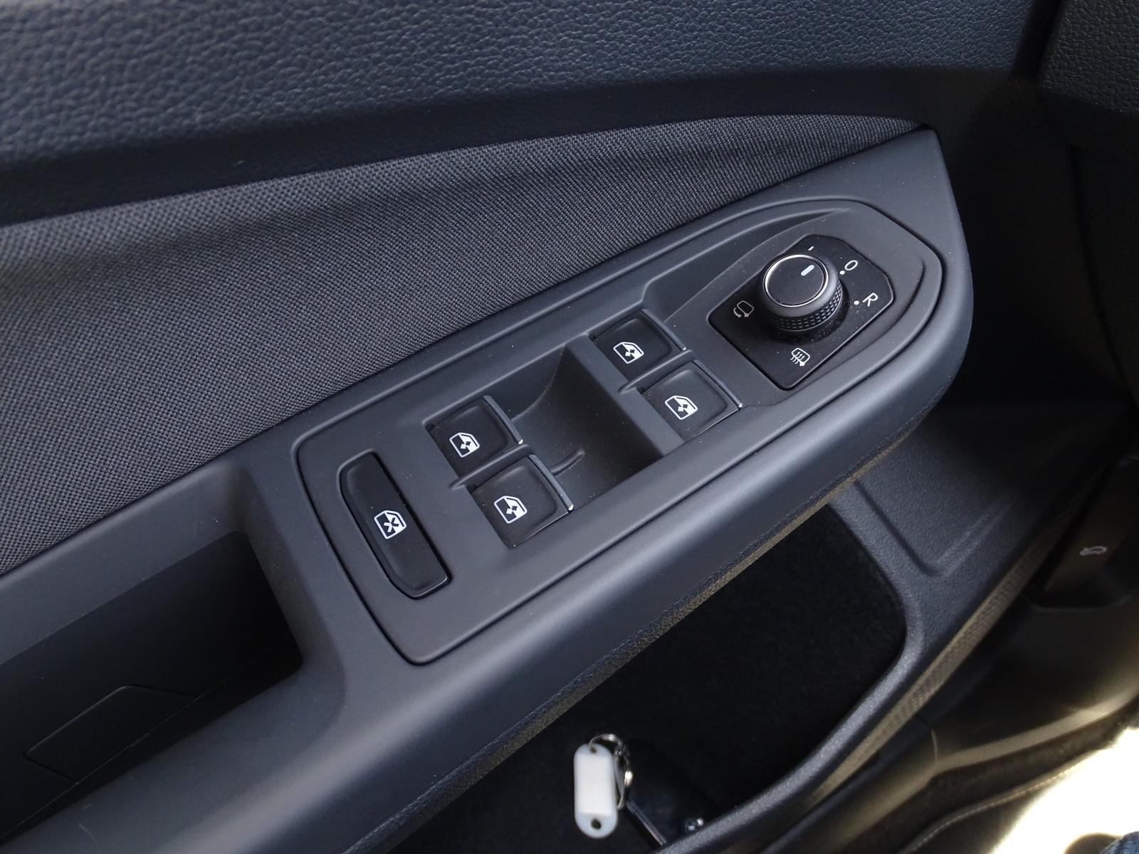 Volkswagen Golf VIII 1.5 TSI Active Navi LED AHK ACC PDC, миниатюра 22