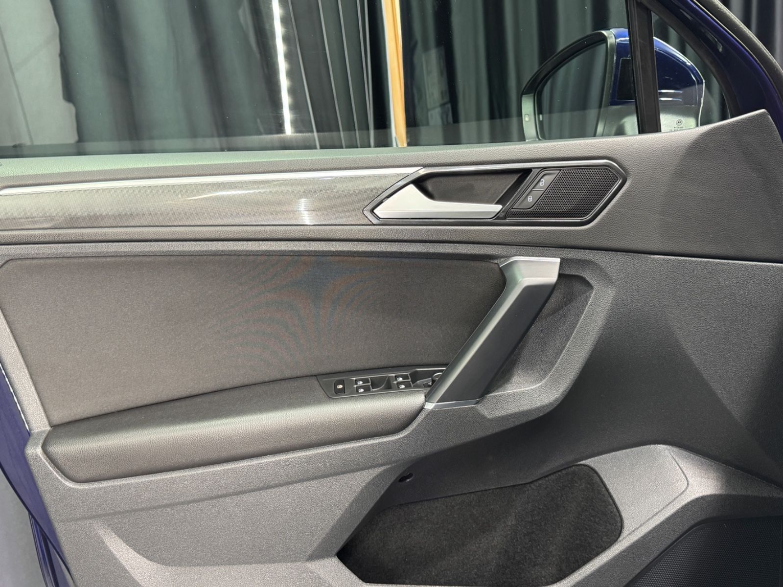 Fahrzeugabbildung Volkswagen Tiguan Highline 4Motion|MASSAGE|AHK|HEAD-UP|DSG|