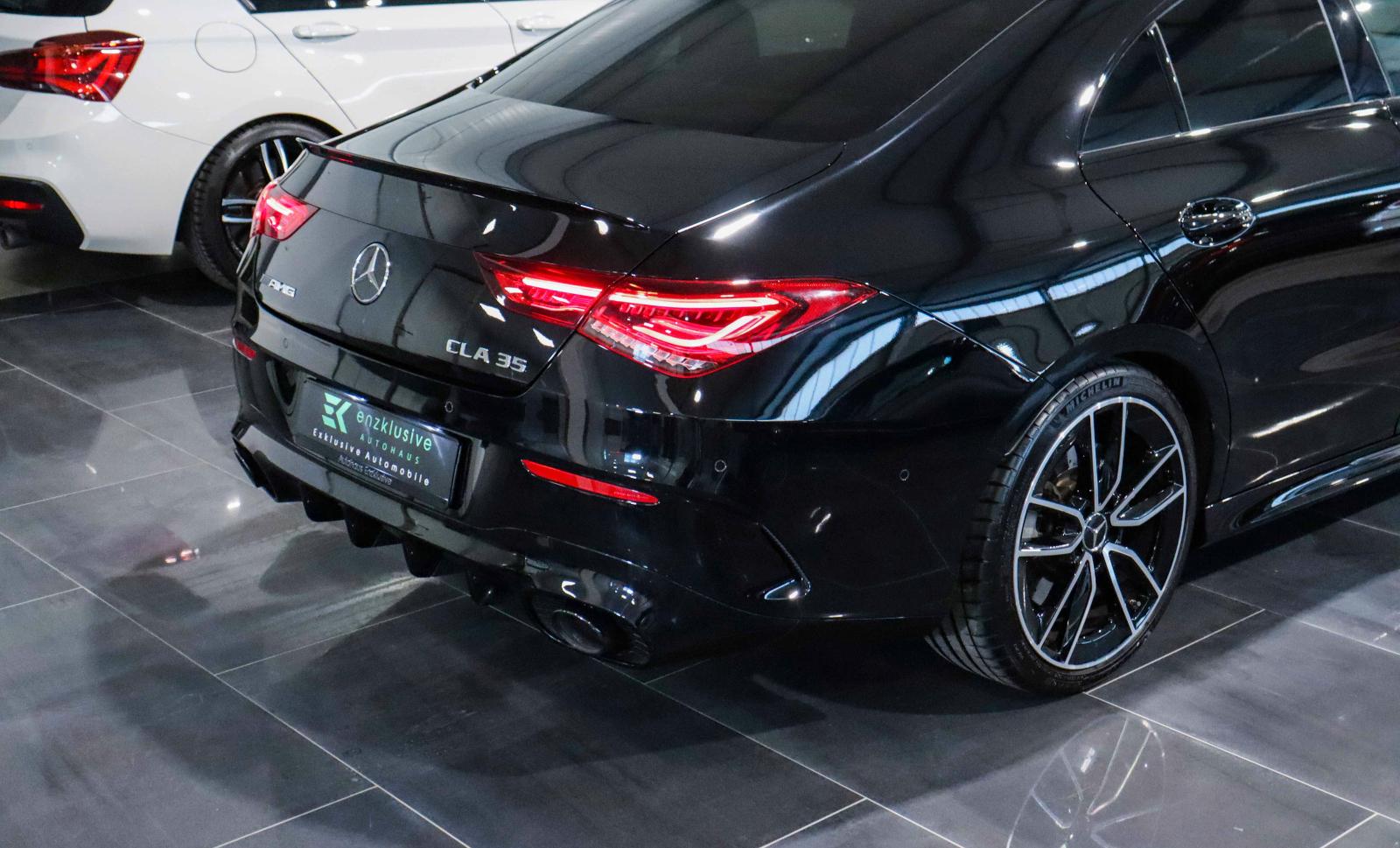 showroom-image-top