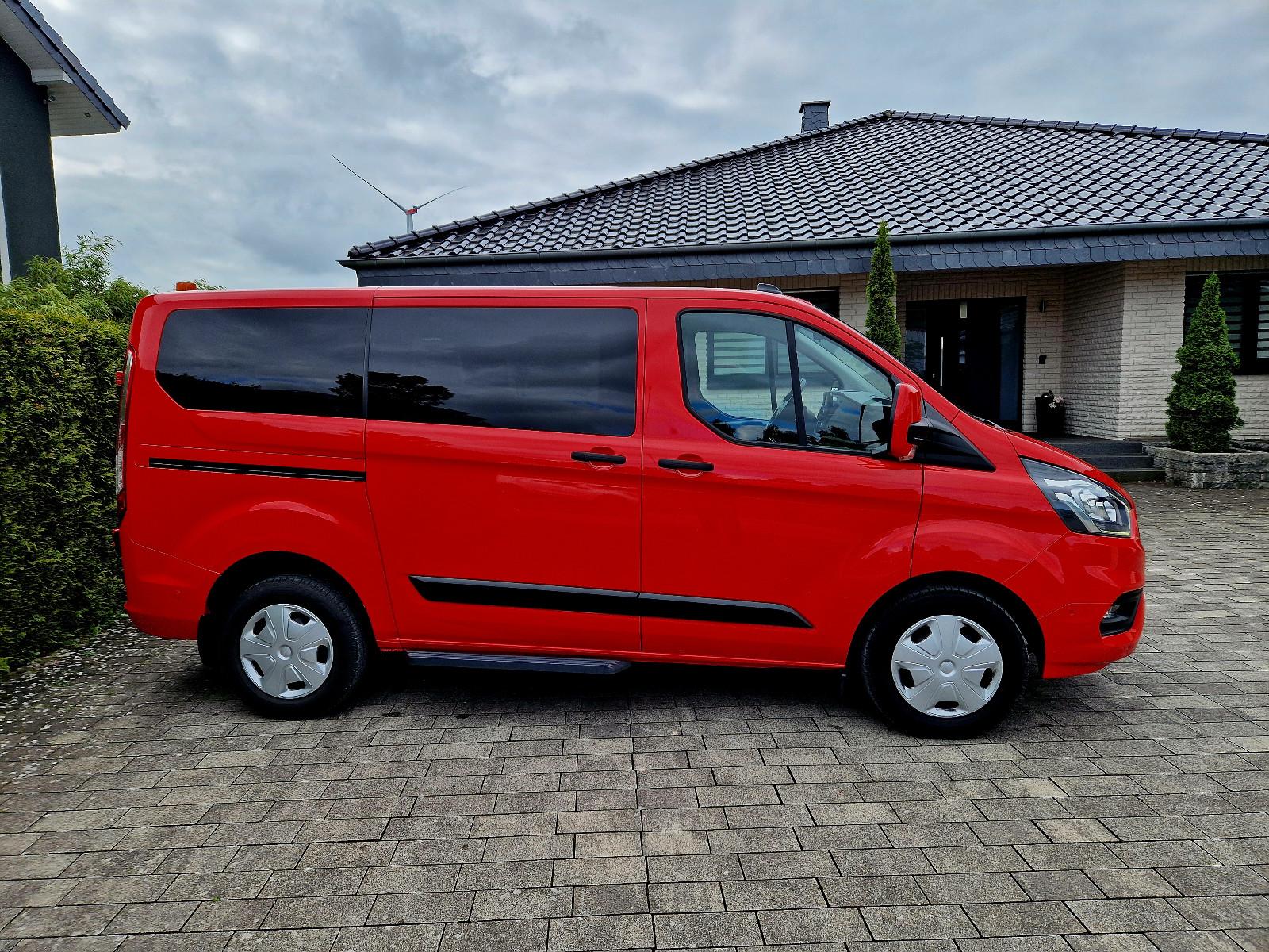 Ford Transit Custom Kombi 320 L1 (9-Sitzer, 2x Klima)