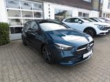 Mercedes-Benz B 220 / AMG Line / I-HAND - Mercedes-Benz B 220 mit Benzin-Antrieb: Limousine, Automatik