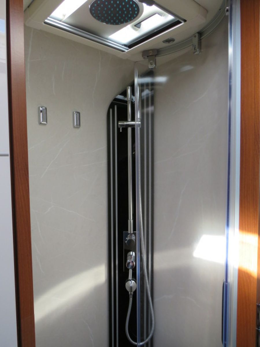 Fahrzeugabbildung Carthago liner-for-two I 53 L 57850 6,7t Airpro