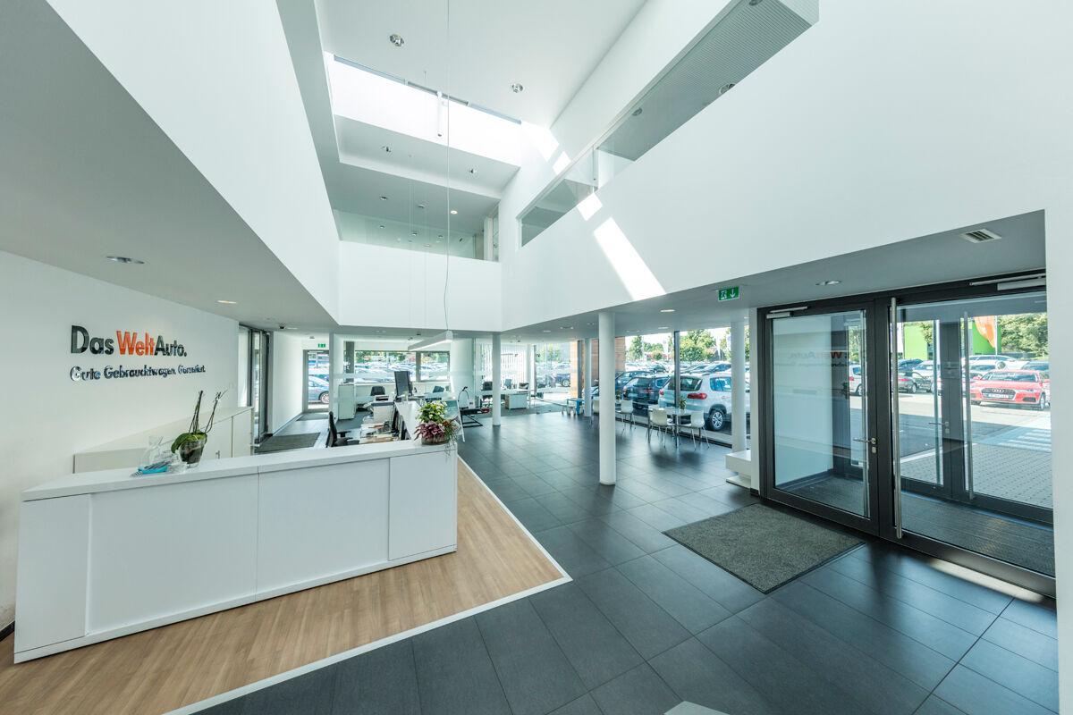 showroom-image-bottom
