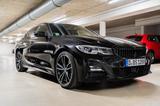 BMW 330i xDrive M Sport Automatic M Sport (schwarz)