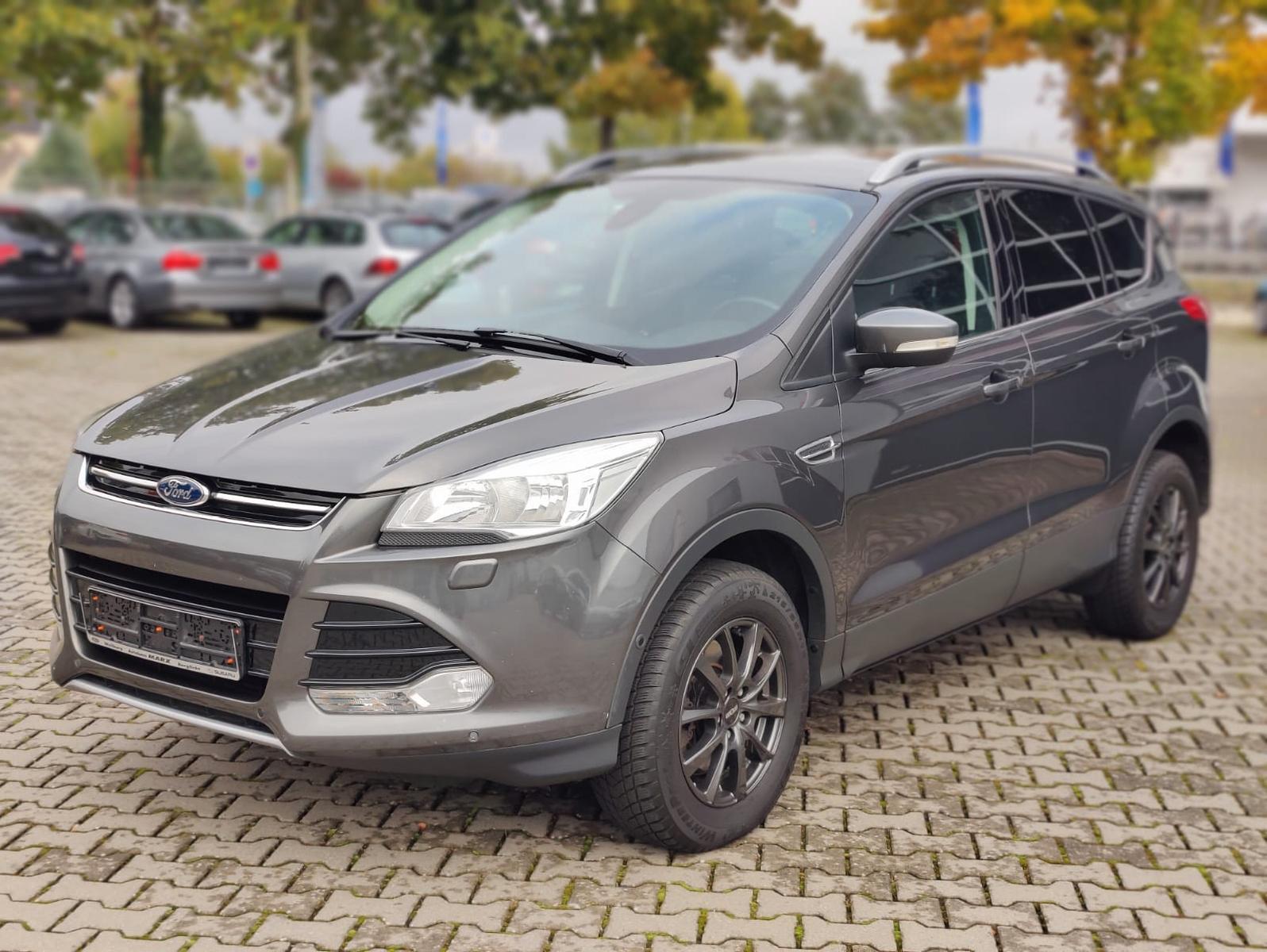 Ford Kuga Titanium 2.0 TDCI 4x4 AUTOMATIK PDC SHZ AHK