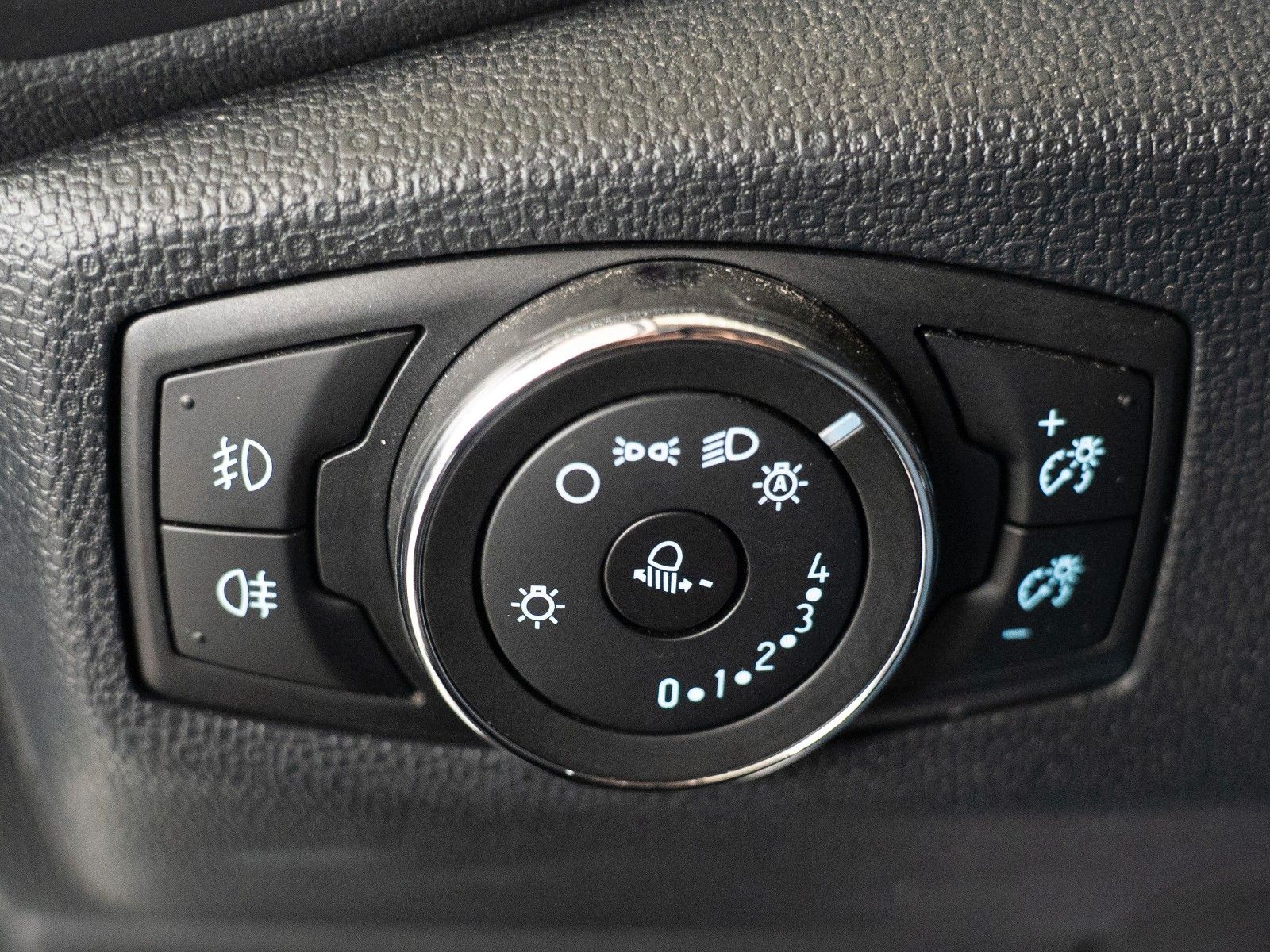 Fahrzeugabbildung Ford EcoSport ST-Line AUTOM./PANO/WINTER-P./B&O