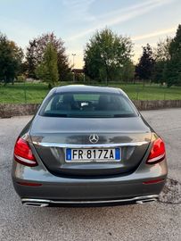 Mercedes E 200 - 5
