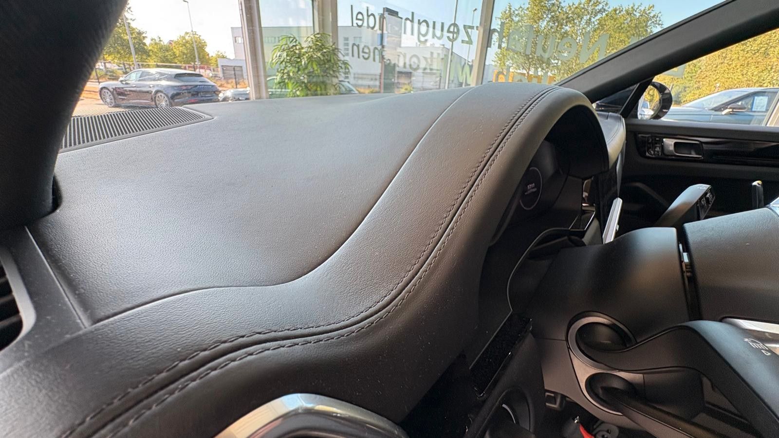 Fahrzeugabbildung Porsche Cayenne Coupe E-Hybrid allrad lenkung