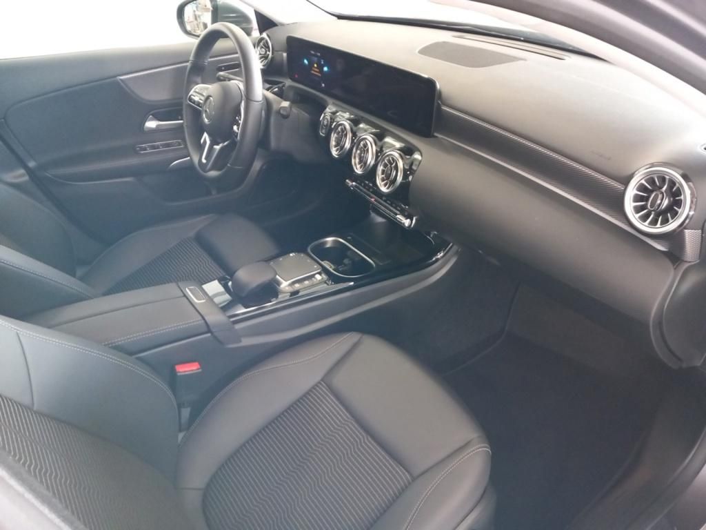 Fahrzeugabbildung Mercedes-Benz A 250 4MATIC Kompaktlimousine ''Advanced'' *LED*