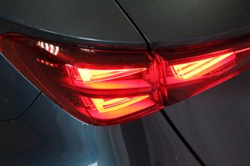 Cupra Leon Sportstourer 1.5 AHK Pano 19Zoll Sennheiser