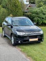 Mitsubishi Outlander 2.2 DI-D Invite 4WD,4x4,Sperre,Unters. - gebrauchte Mitsubishi Outlander aus dem Jahr 2013