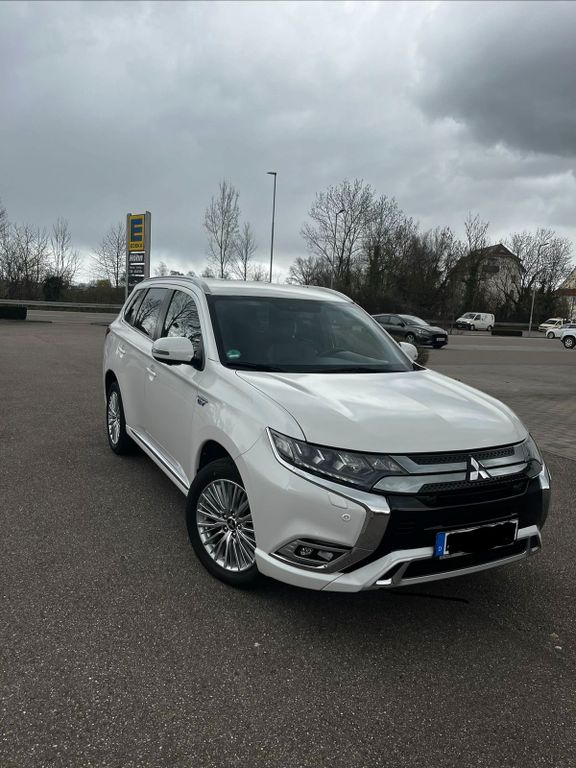 Image of Mitsubishi Outlander
