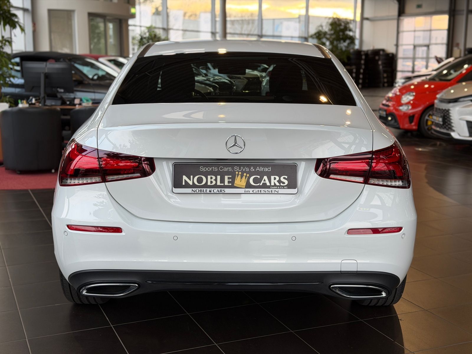 Fahrzeugabbildung Mercedes-Benz A 200 Limousine Progressive NIGHT 360° DIST