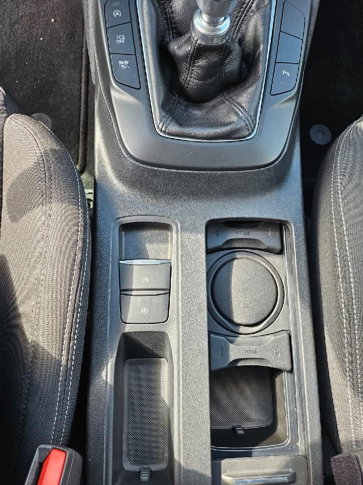 Fahrzeugabbildung Ford Focus Turnier Titanium