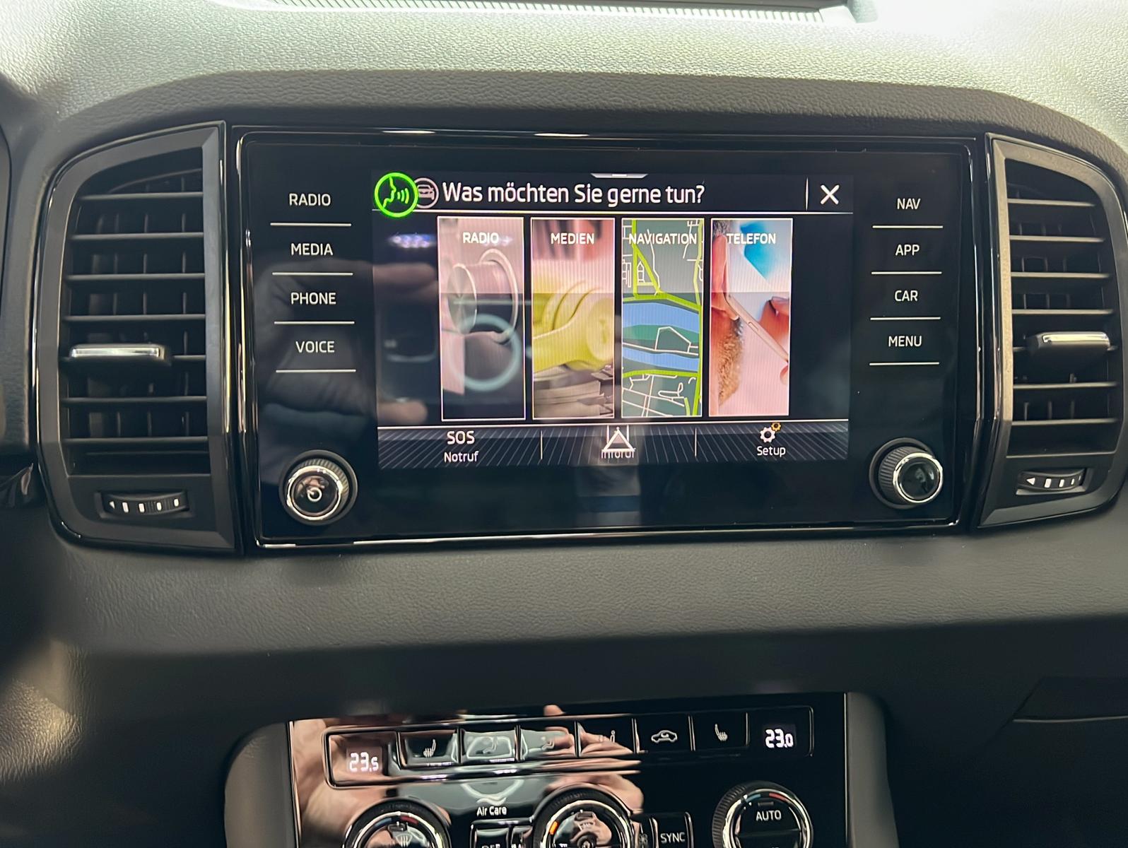 Skoda Karoq 1.5 TSI DSG Sportline*Kamera*ACC*DAB*KeyGo