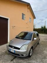 Ford Fiesta 1.4 16V 5p. Ghia - Ford Fiesta aus 2006: Ghia