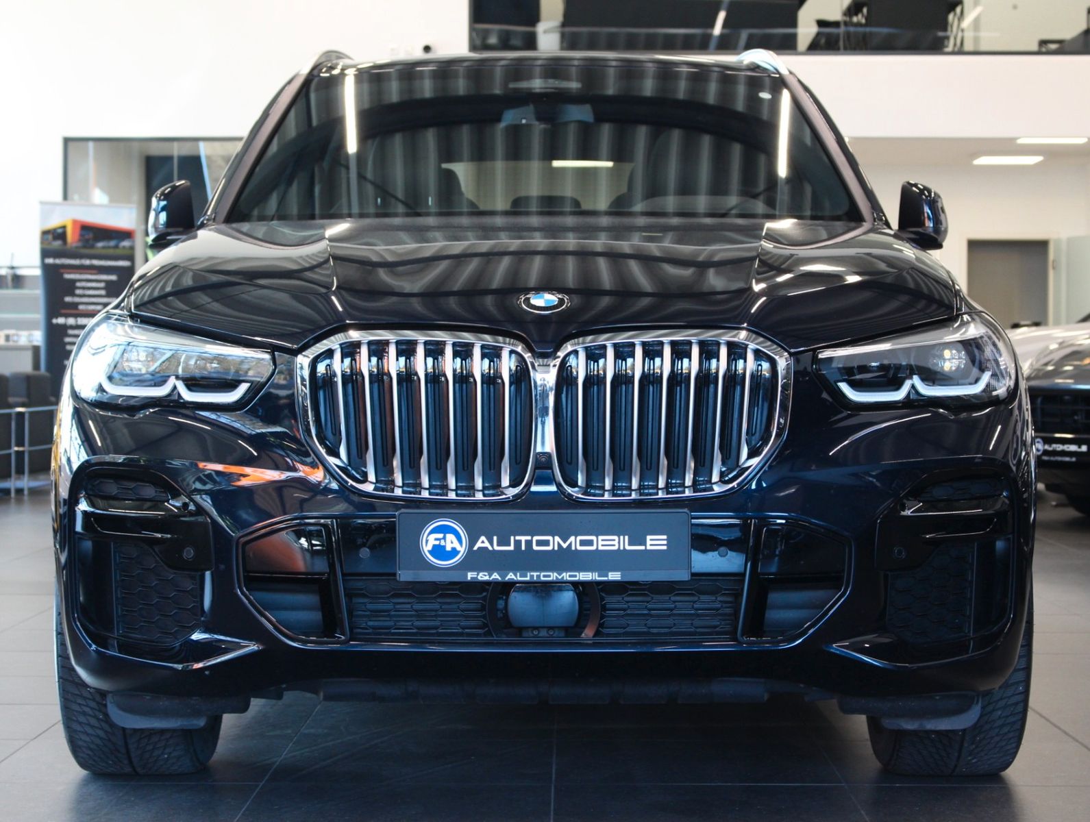 Fahrzeugabbildung BMW X5 xDrive30d M-Sport*PNRM*HUD*Kamera