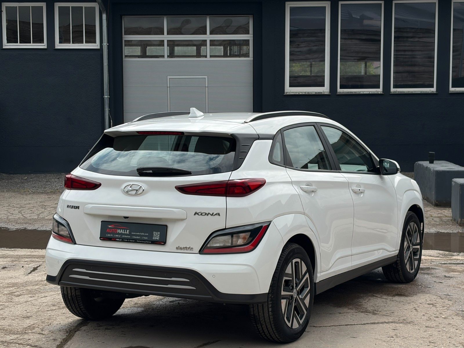 Fahrzeugabbildung Hyundai KONA E Select ACC PDC CAM SHZ LKAS CarPlay