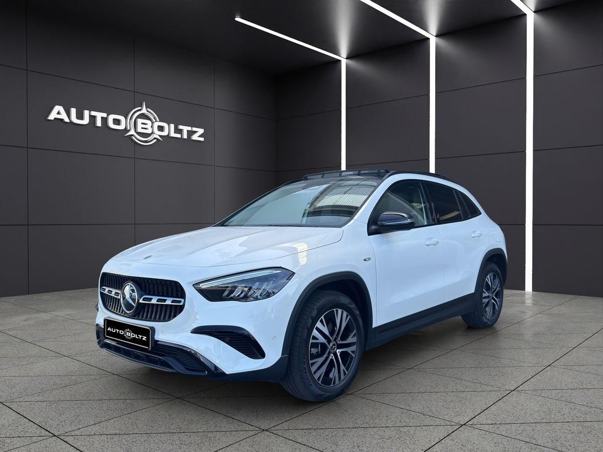 Mercedes-Benz GLA 250 e eNP. 62000 PANO Night AHK Memory Totw