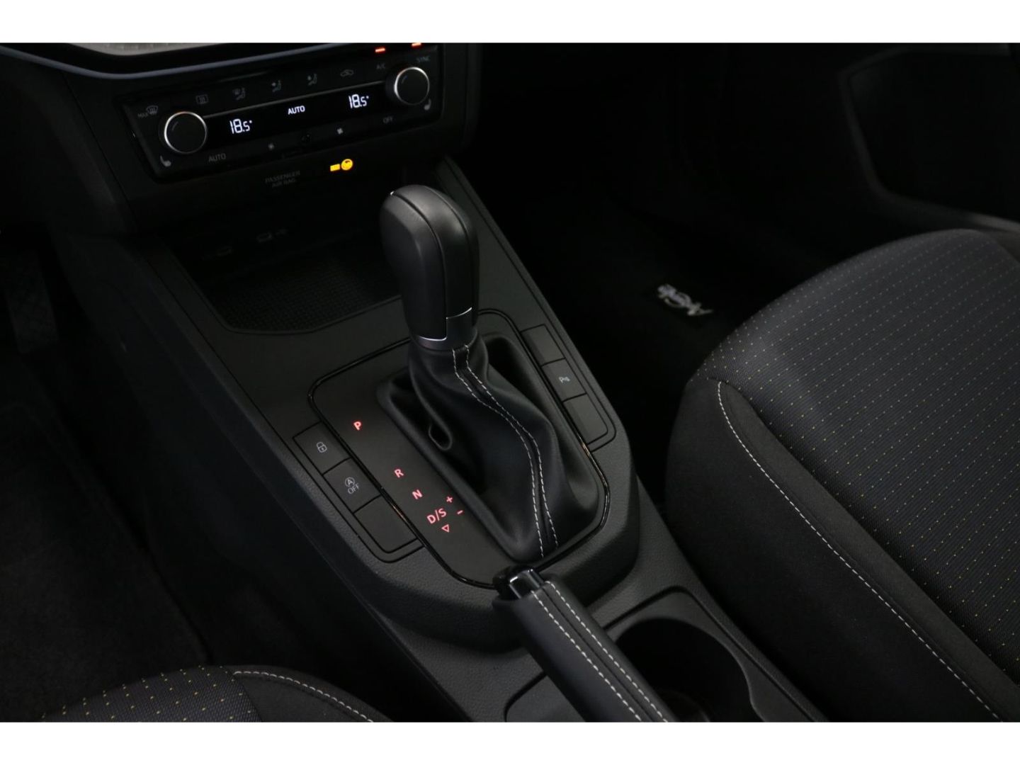 Fahrzeugabbildung SEAT Ibiza Style Automatik Kamera Navi SHZ PDC Alu LE