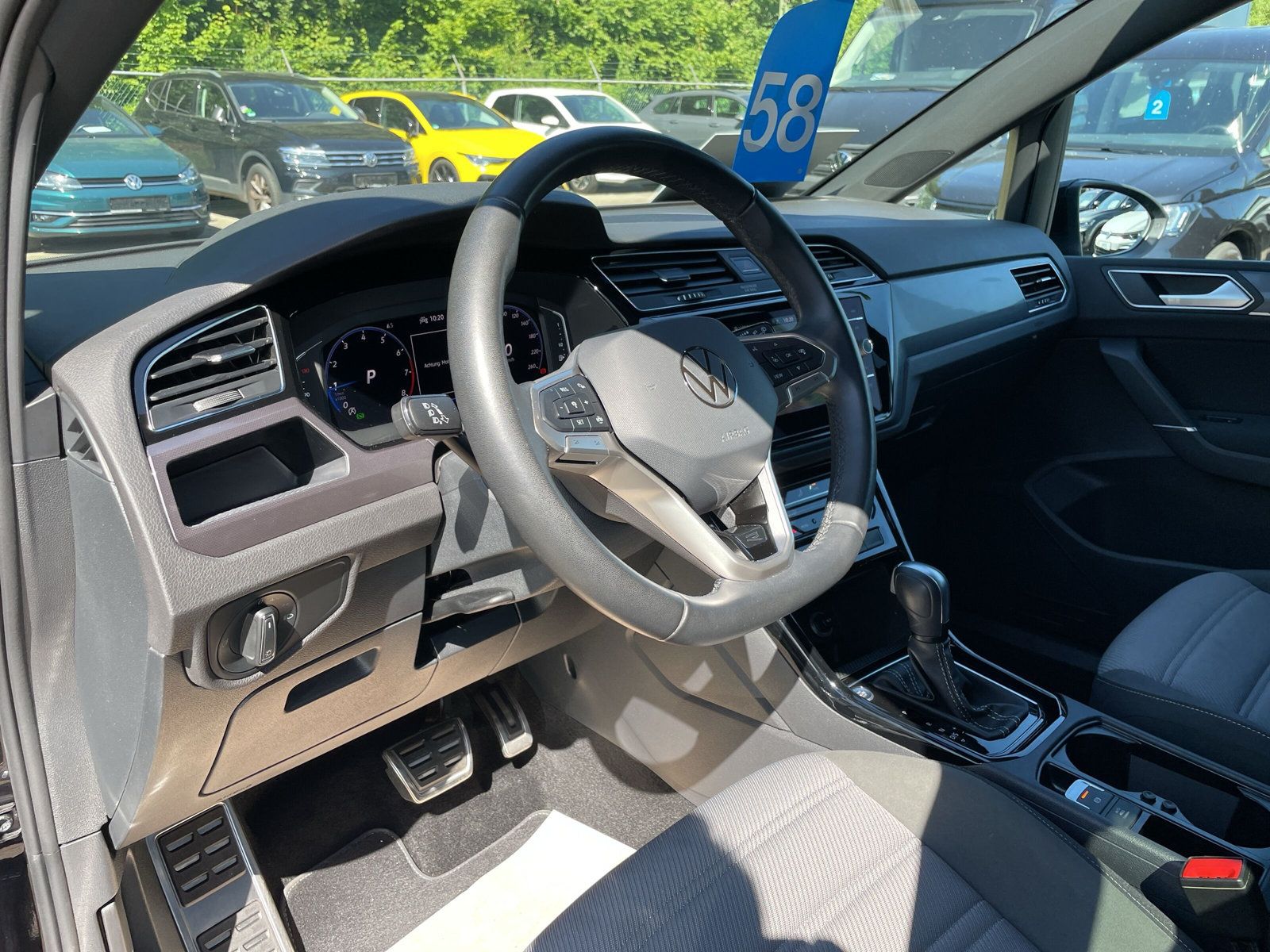 Touran R-Line TSi DSG Navi 7S LED Kamera Highlin