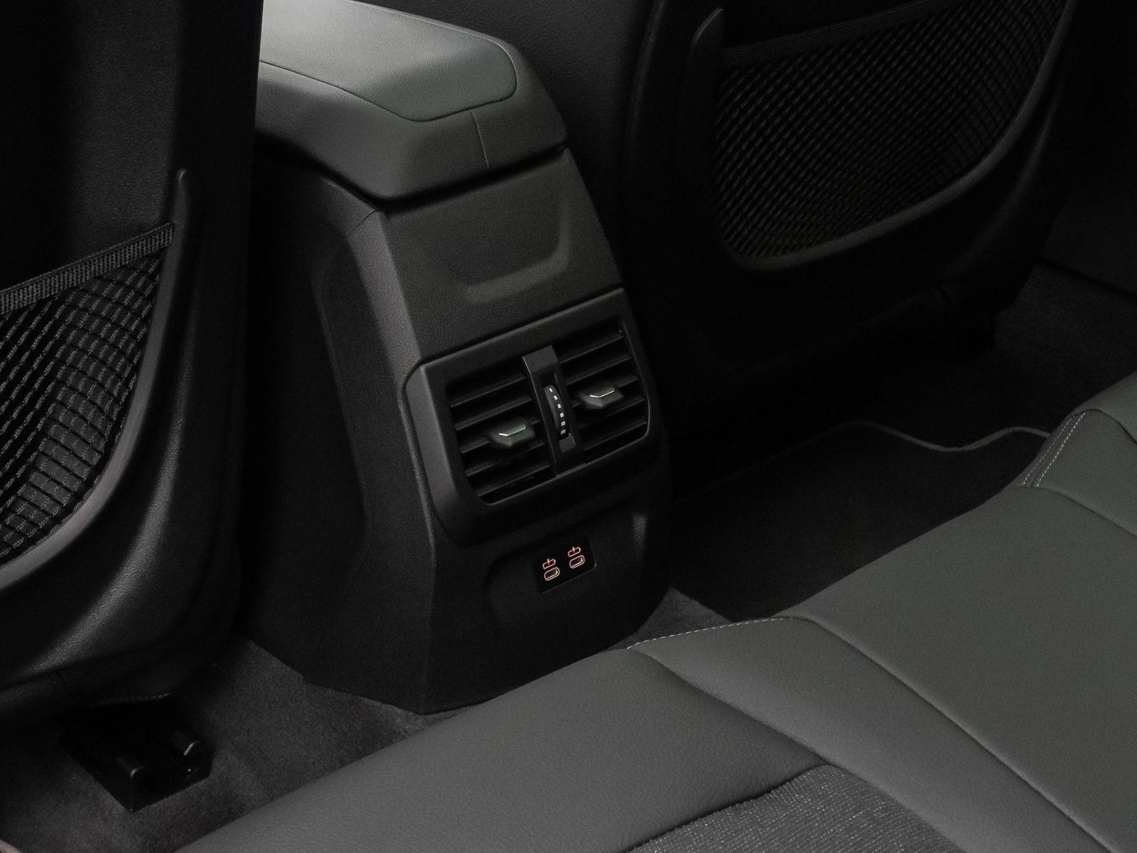 Fahrzeugabbildung BMW 118i Sport Line Kamera DAB Lenkradhzng Panorama