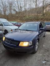 Volkswagen VW Passat 1.6L - Volkswagen Passat aus 2000: Kombi