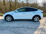 Tesla Model Y Long Range AWD / Boost / Garantie - Tesla Model Y: Von Privat