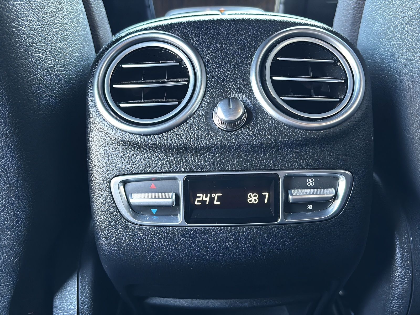 Fahrzeugabbildung Mercedes-Benz GLC 250 d 4Matic EXCLUSIVE BURMESTER AHK LED PDC