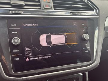 Volkswagen Tiguan - 11