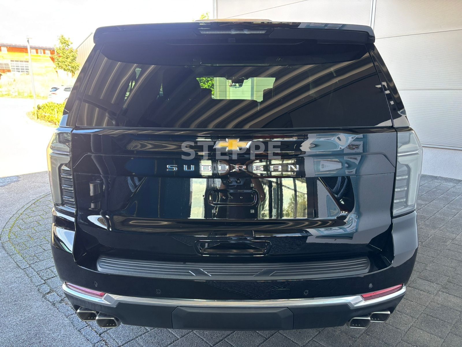 Chevrolet MY26 Suburban 6,2 High Country AHK  22" Luftfed.