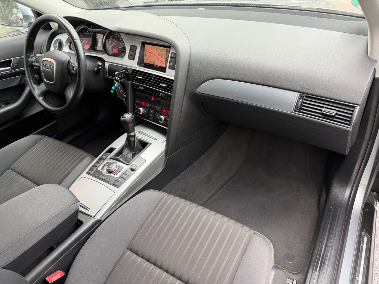 Audi A6 2010 — photo 14