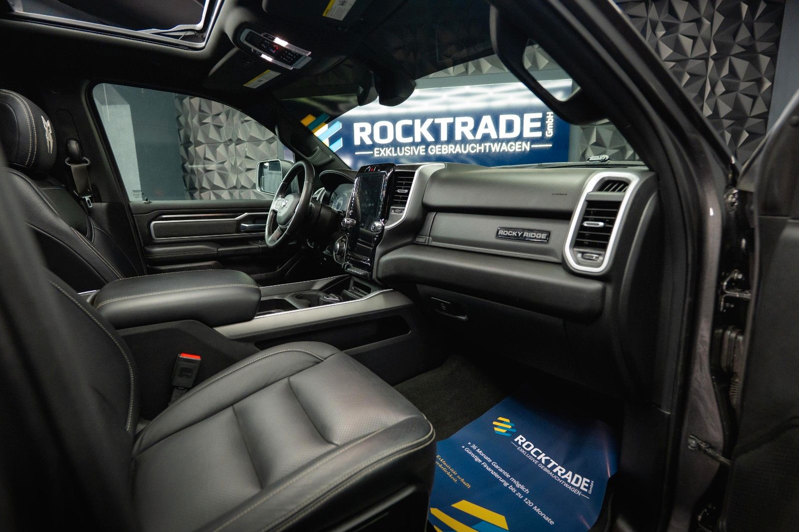 Fahrzeugabbildung Dodge RAM 5.7 V8 HEMI 4x4 ROCKY RIDGE OFFROAD Pano 19%