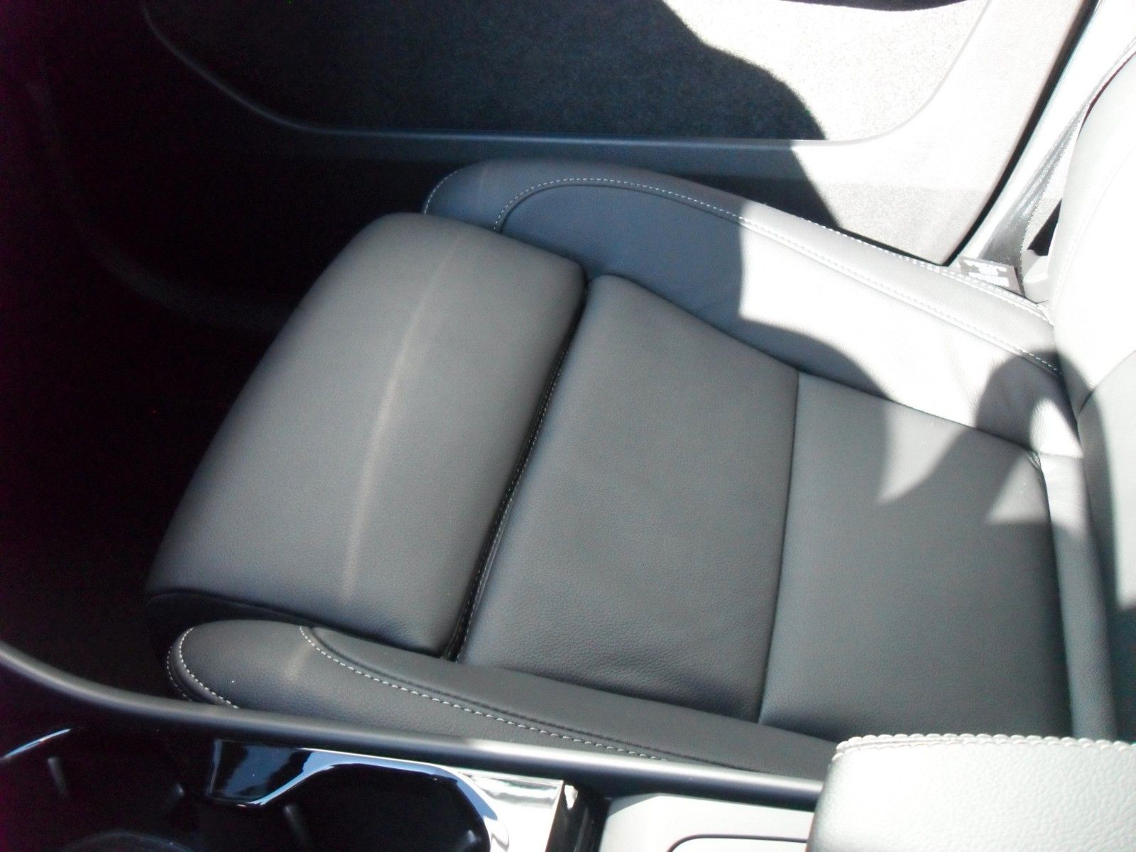 Fahrzeugabbildung Volvo XC 40 B3 Plus Dark | Standheizung | 360°