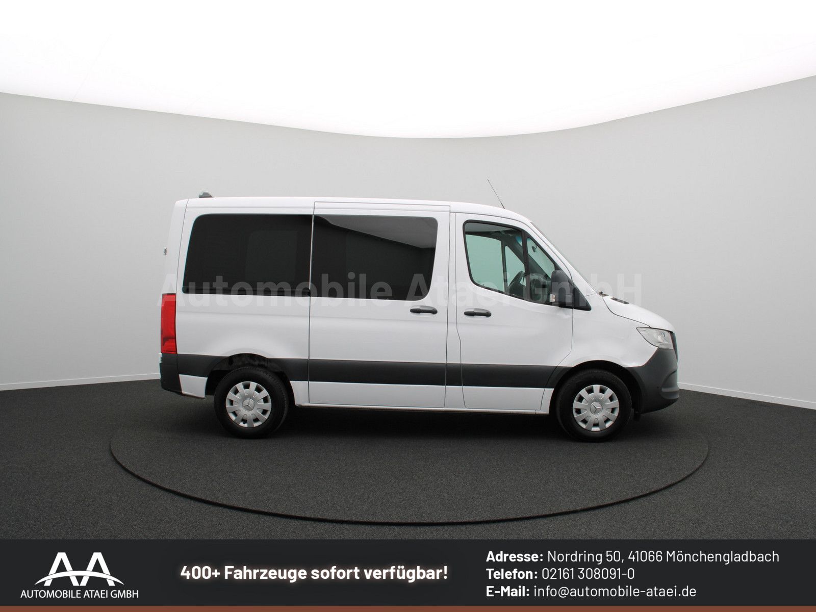Fahrzeugabbildung Mercedes-Benz Sprinter 214 Tourer Automat Rollstuhl-Rampe 0512