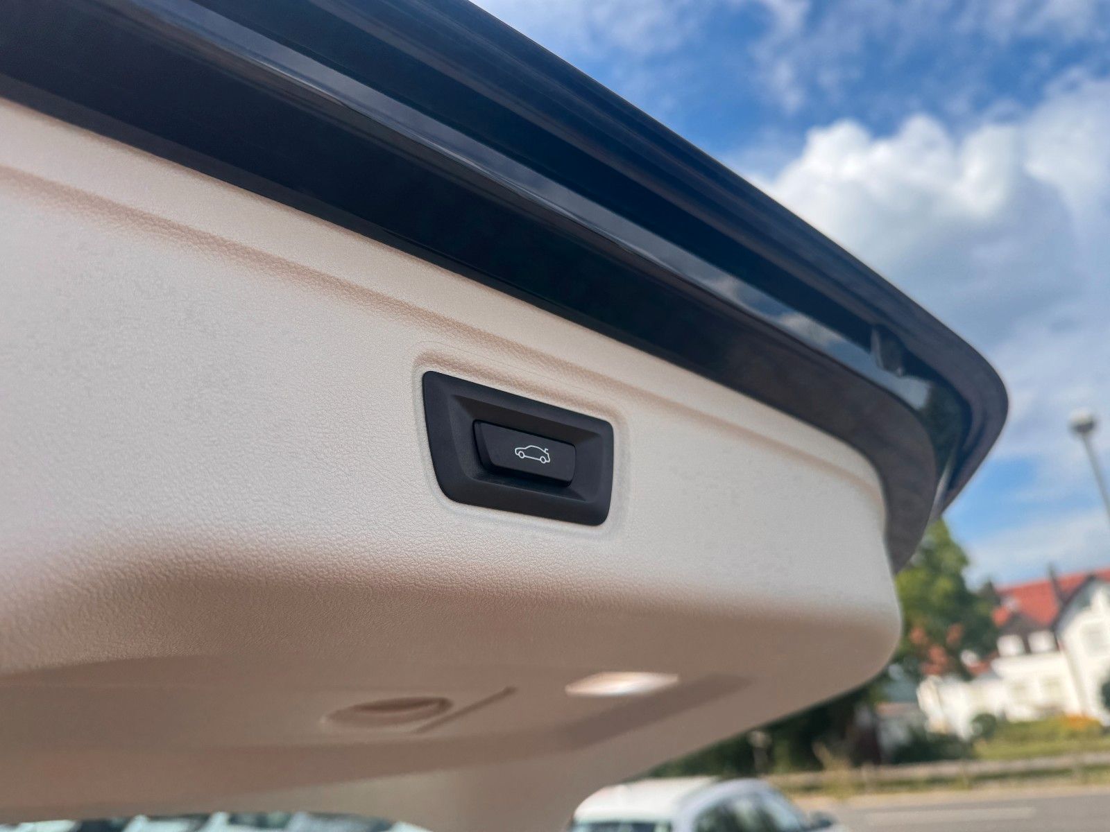 BMW 318i Touring KAMREA NAVI DAB KLIMAAUTOMATIK foto 24