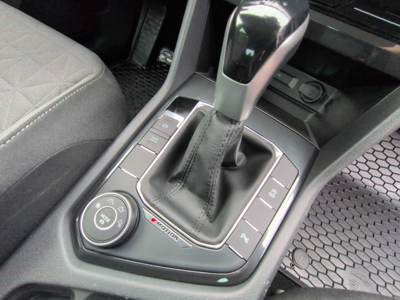 Tiguan 2.0 TSI DSG 4M Life KAMERA+MATRIX+NAVI