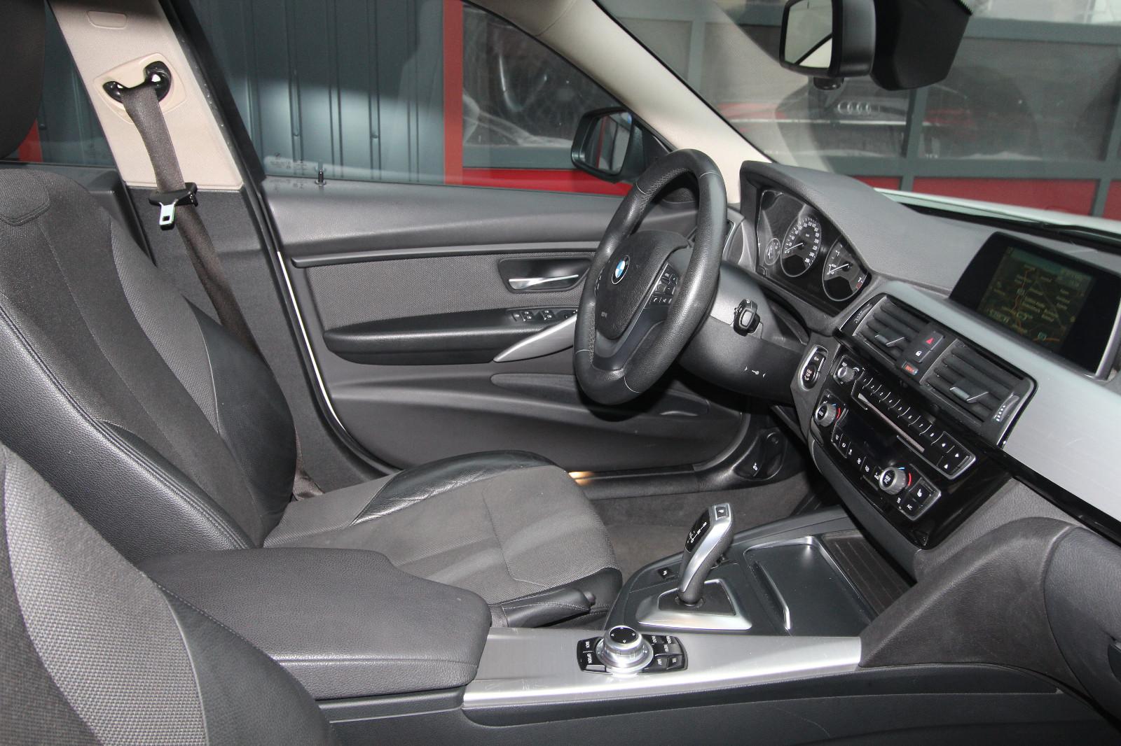 BMW 320 Baureihe 3 Touring 320 i Advantage  Panorama