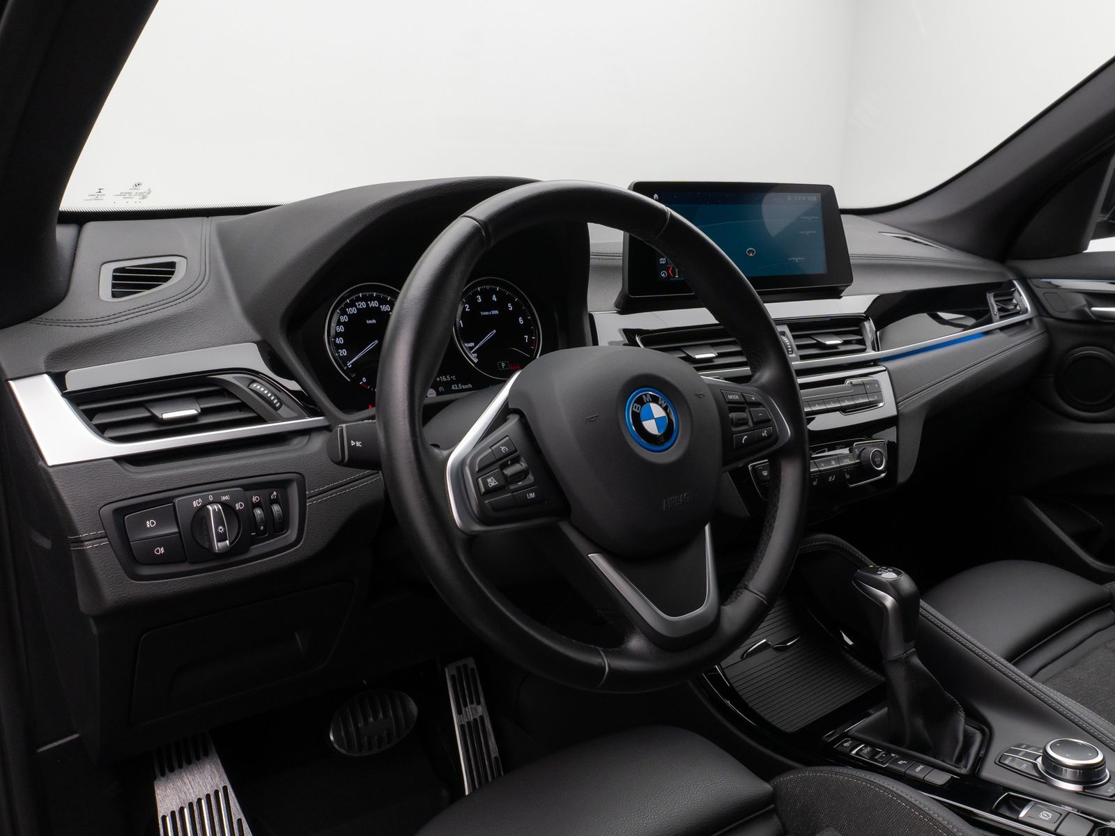 Fahrzeugabbildung BMW X1 xD25e Sport Line Kamera HUD DAB Navi+ Alarm