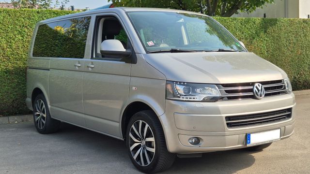 Volkswagen T5 Multivan DSG/KAMERA/SHZ/XENON/ALCANTARA/AHK/