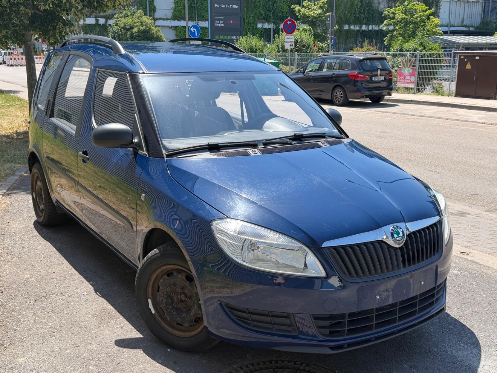 Skoda Roomster 2012 — rear view