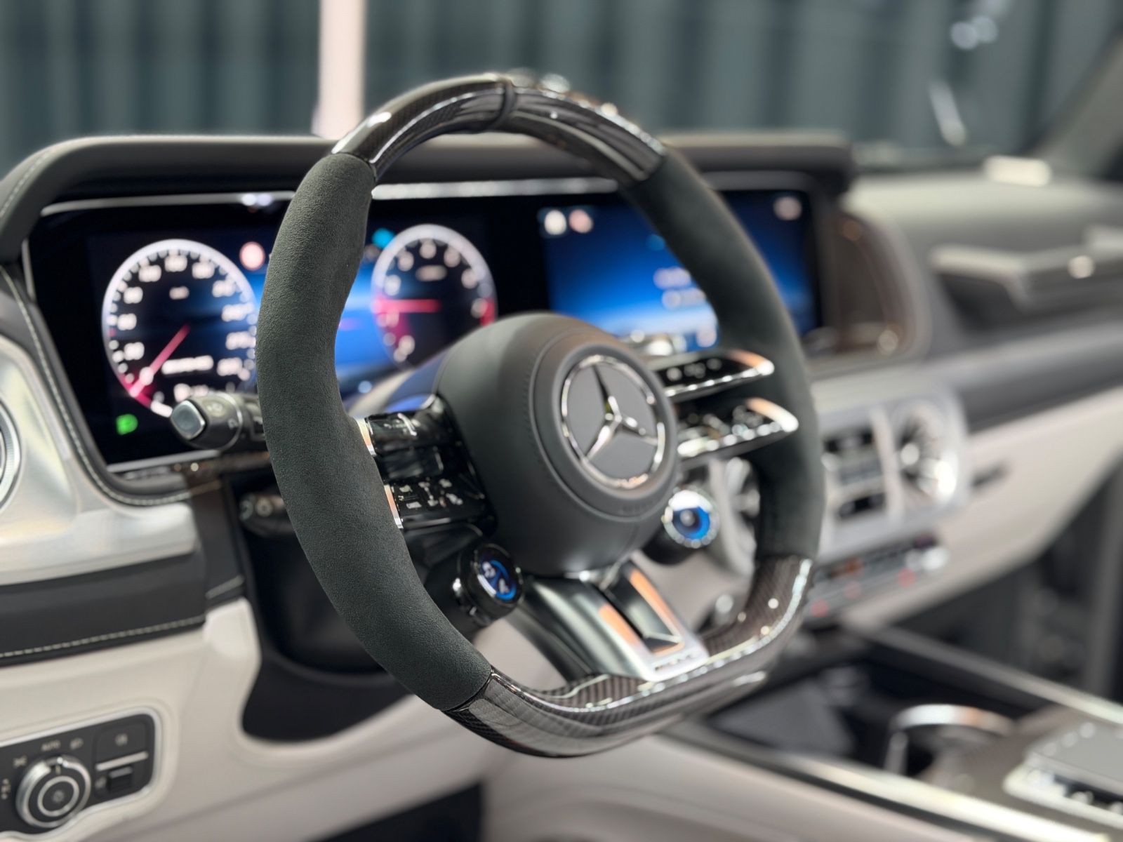 Fahrzeugabbildung Mercedes-Benz G 63 AMG|MY26|A22|PERFORMANCE|TV|VOLL|CARBON|