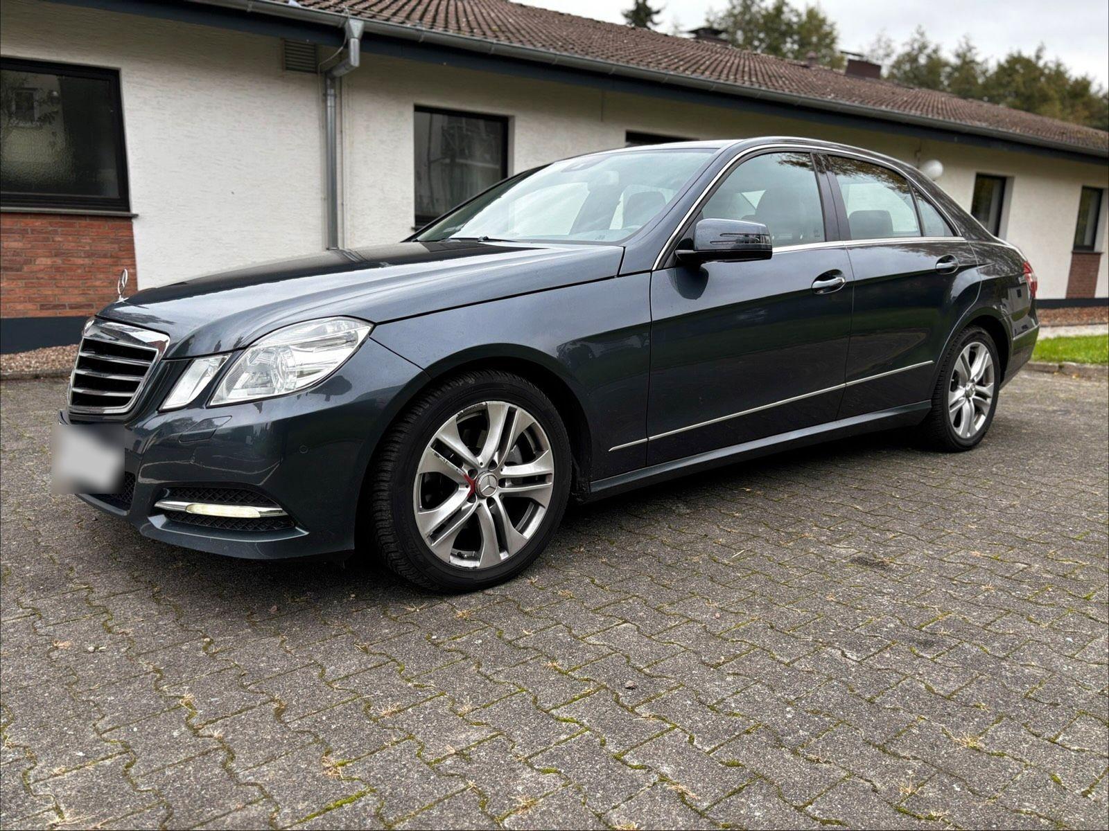 Mercedes-Benz E 220