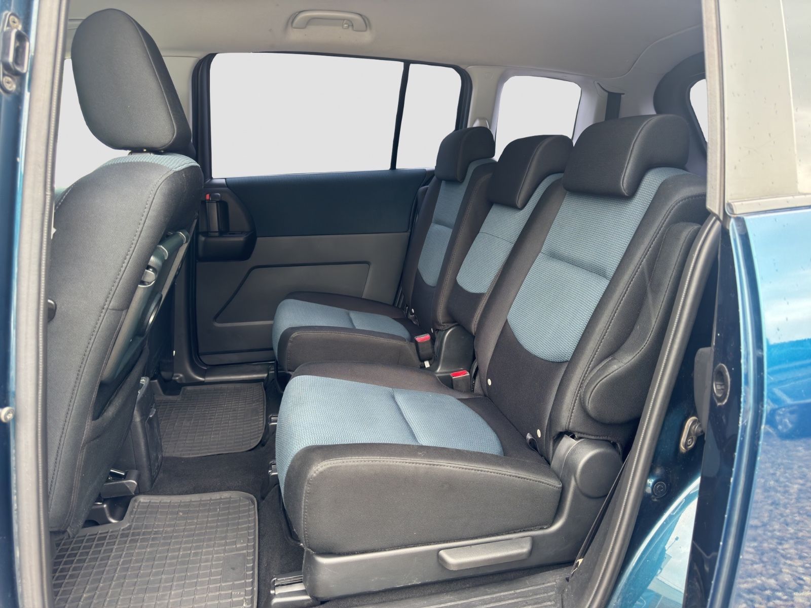 Fahrzeugabbildung Mazda 5 Lim. 1.8 Comfort /AHK/6.Sitzer/Klimaautomatik