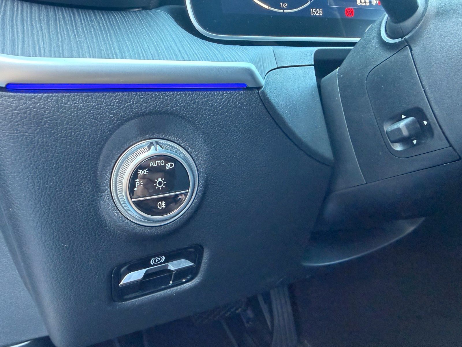 Fahrzeugabbildung Mercedes-Benz C 200 Avantgarde+Ambiente+RKamera+Memory+Night