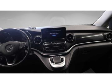 Mercedes V 220 - 5