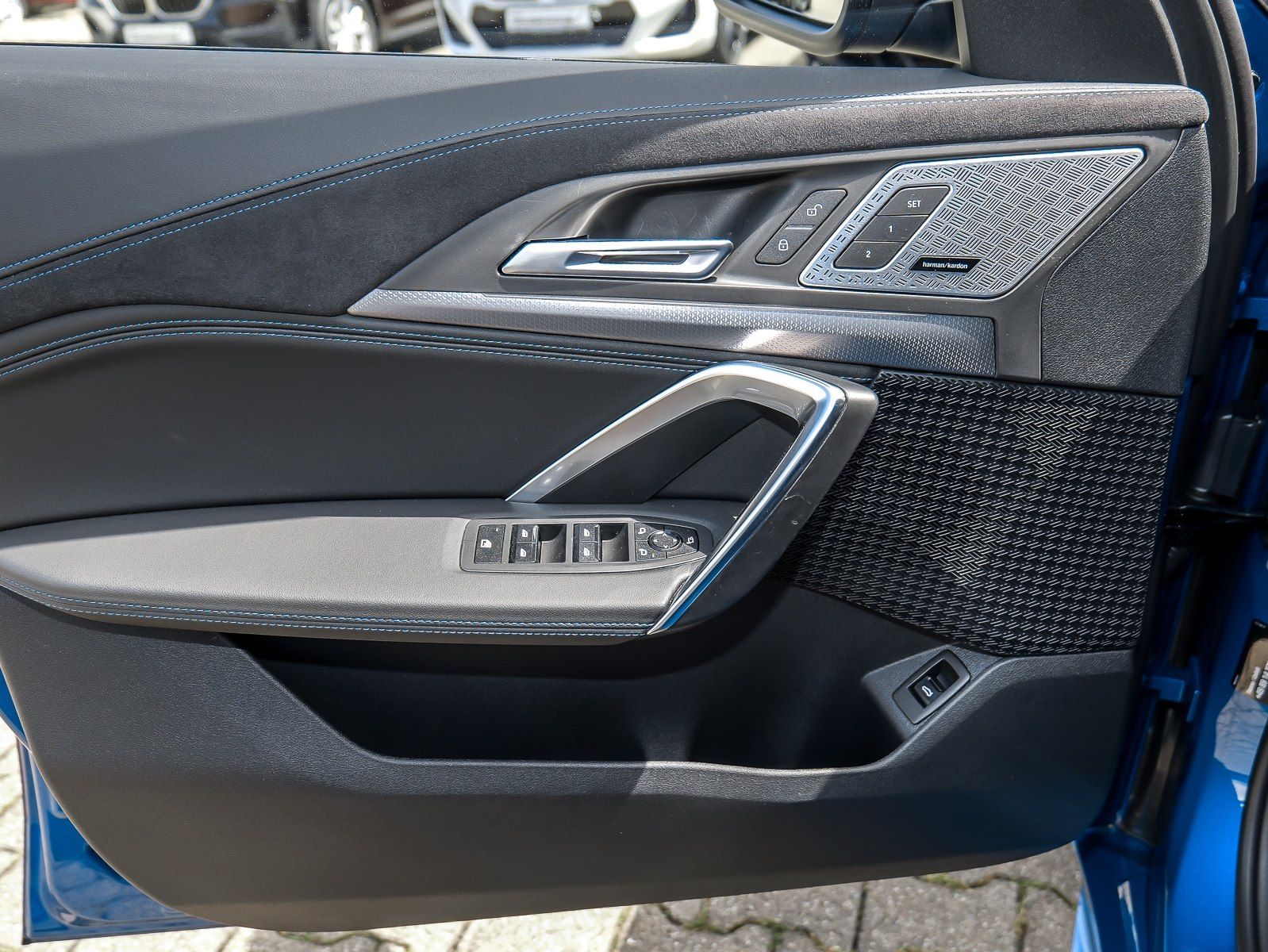 BMW iX2 - Bild 20