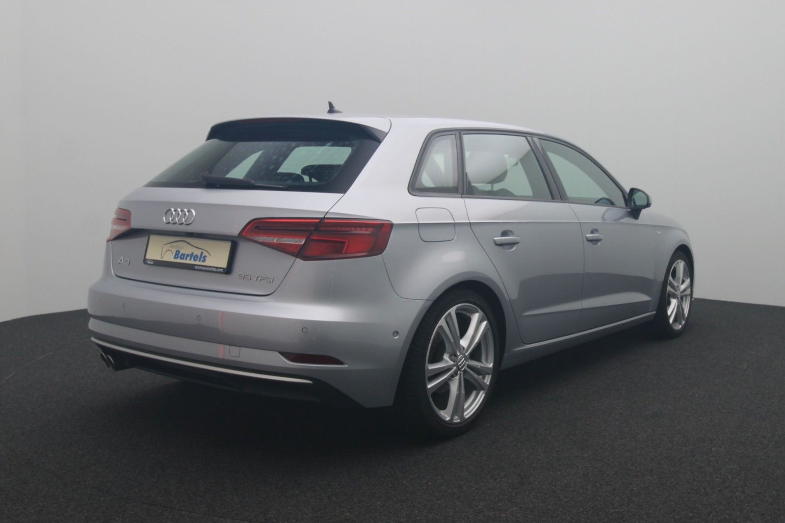 Fahrzeugabbildung Audi A3 Sportback 35 TFSI Sport S-Line