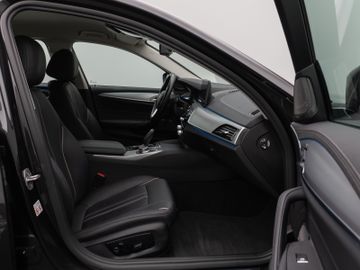 Fahrzeugabbildung BMW 530e xD Luxury Line Kamera Laser HUD H/K Komfort