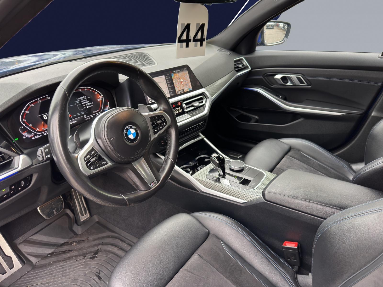 BMW 318 i M Sport*ALU*LED*PDC*EFH*NAVI*AMBIENTE*